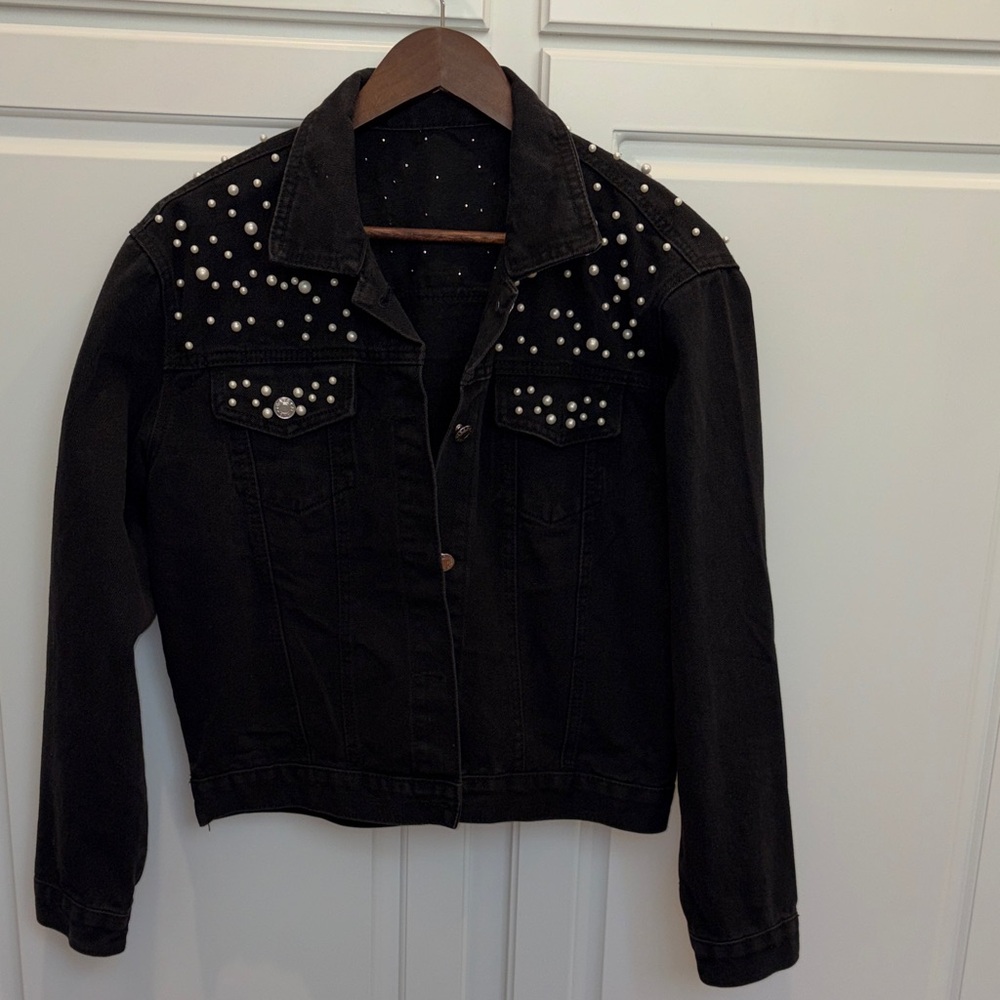 Perfect denim jacket 🖤 medium NWOT